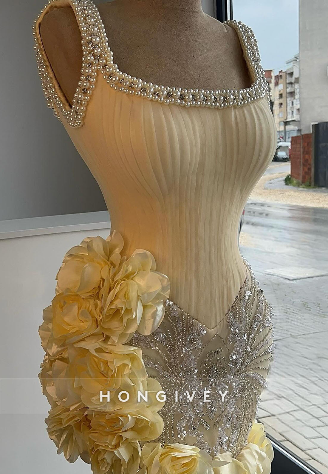 Regular Straps Yellow Short Homecoming Dress with Pearls and 3d Flowers