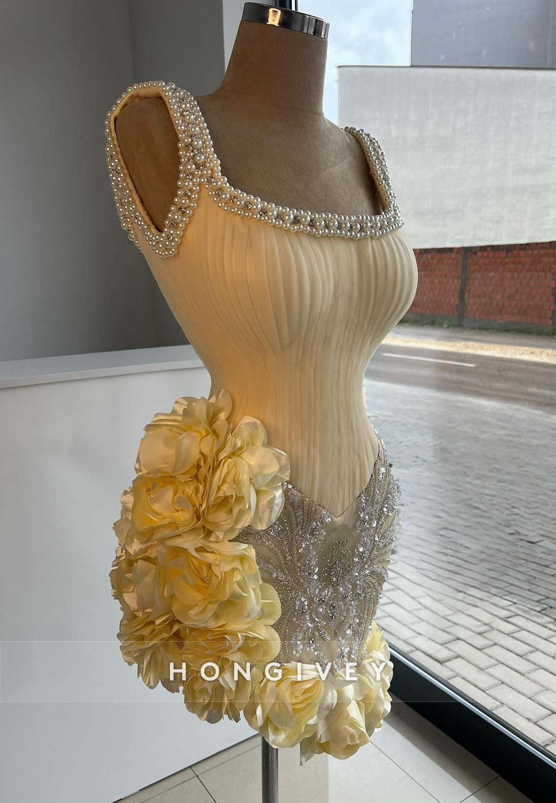 Regular Straps Yellow Short Homecoming Dress with Pearls and 3d Flowers