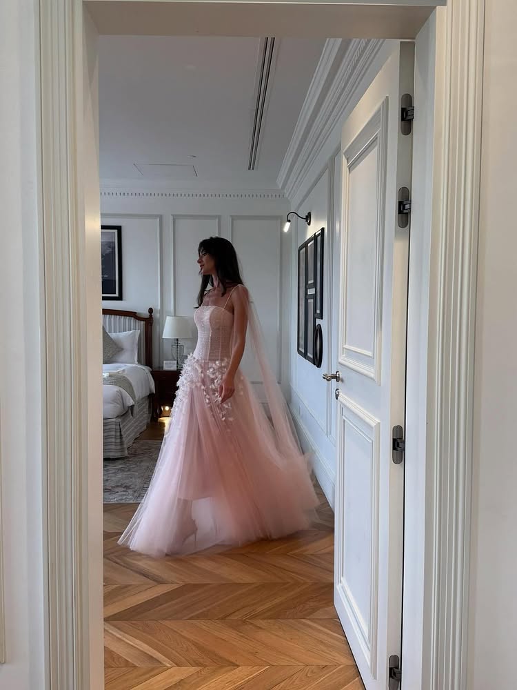 Pink Tulle A-Line Spaghetti Straps Beaded Flowers Sleeveless Prom Dress