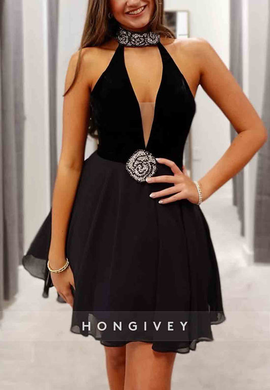 Halter Low V-Neck A-Line Sleeveless Tulle Mini Homecoming Dresses