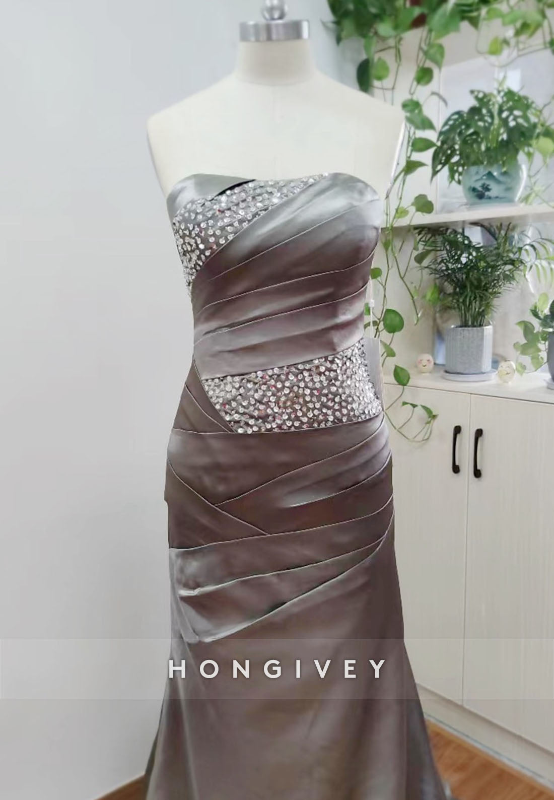 Sweep Train Trumpet Sweetheart Strapless Pleated Appliqued Evening Gowns